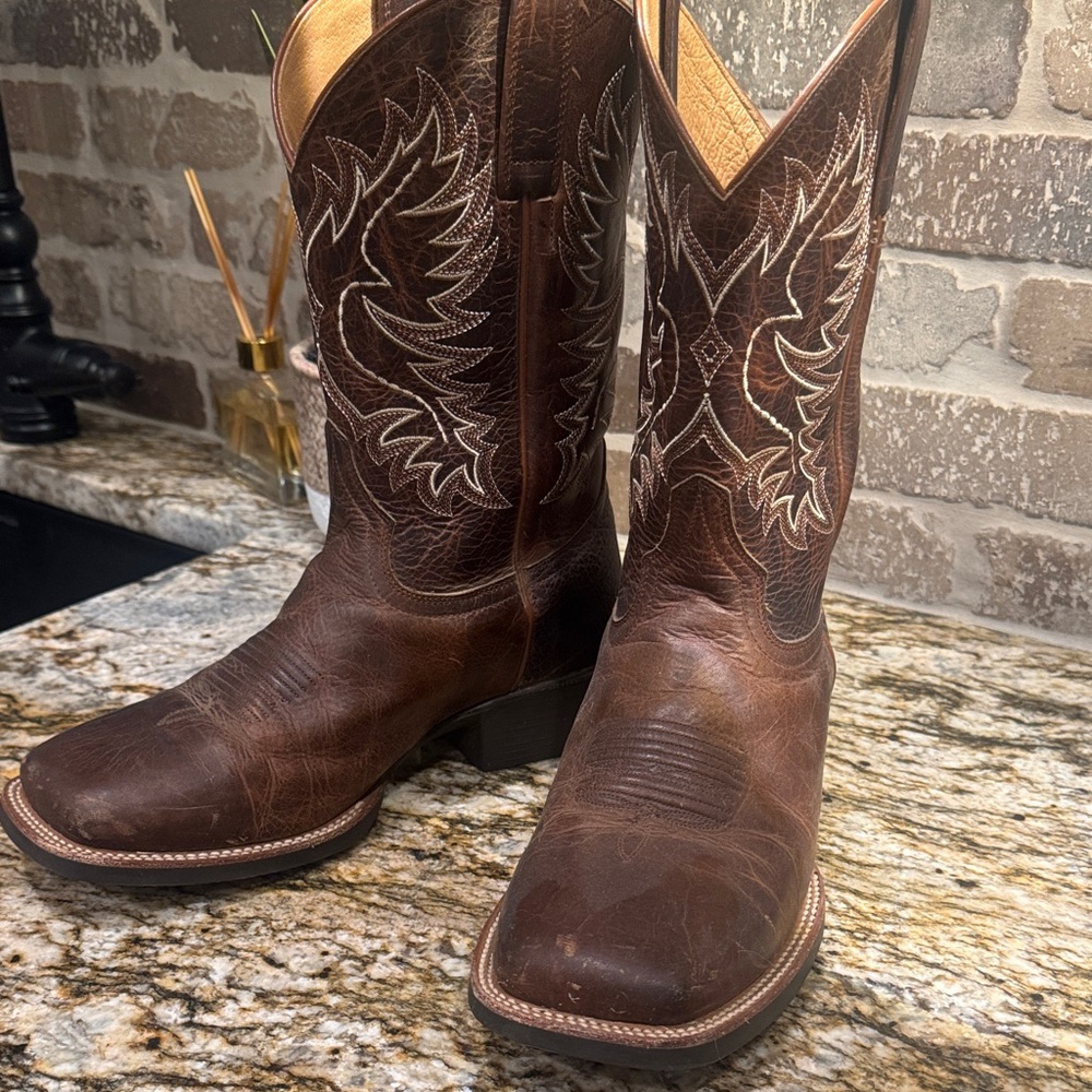Men's Western Leather Cowboy Boots in Dark Brown with Contrast Stitch 9EE